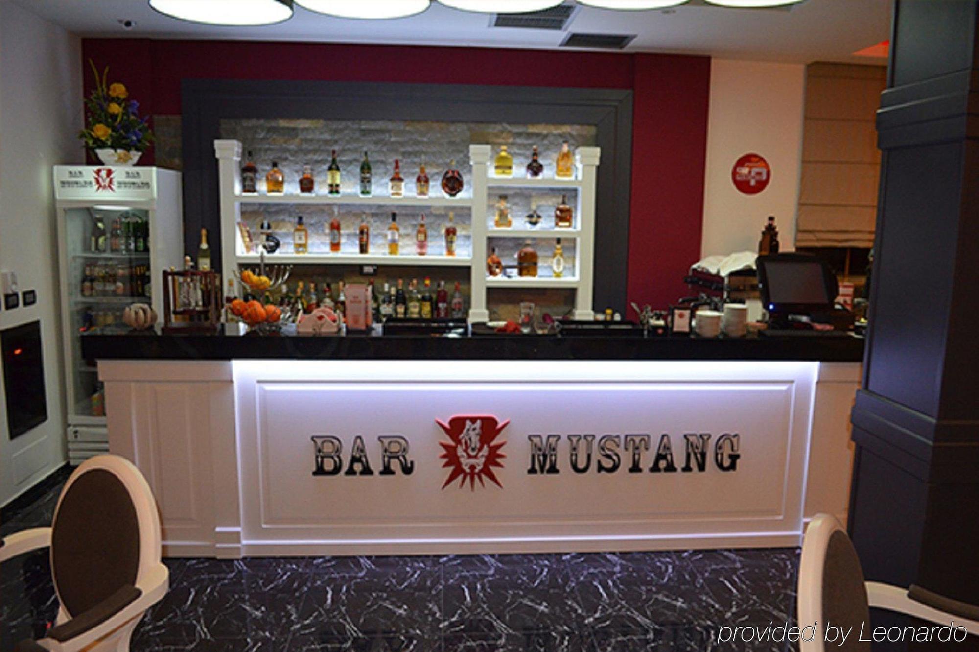 Mustang Hotel Vasqarr