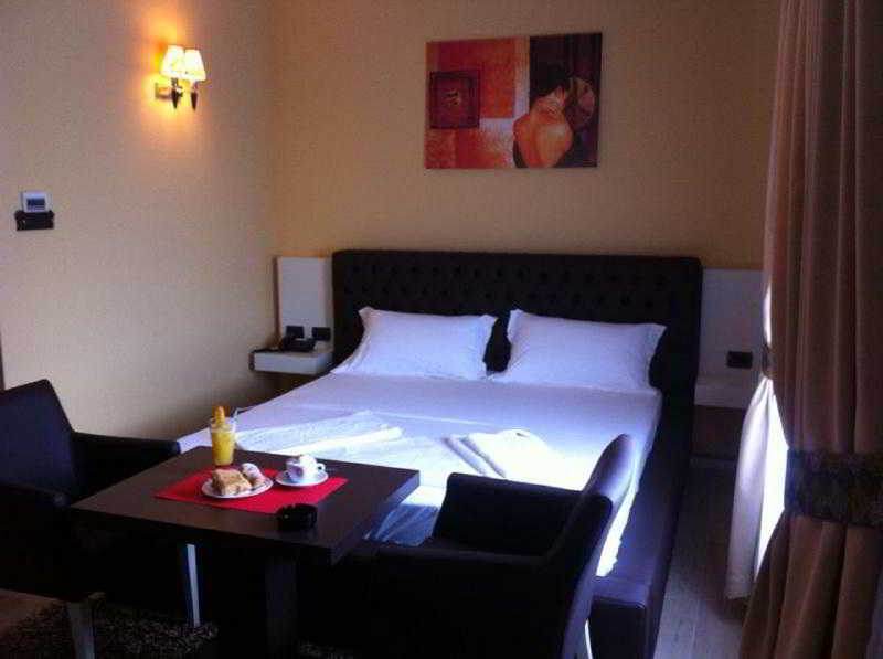 Hotel Mustang 4*
