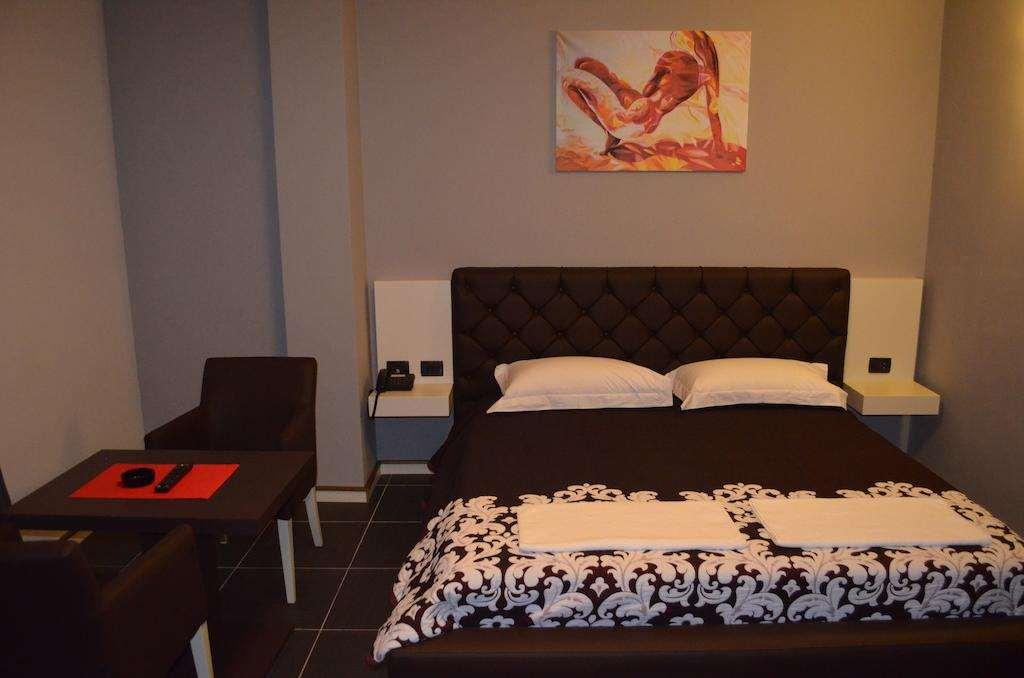 Hotel Mustang 4*