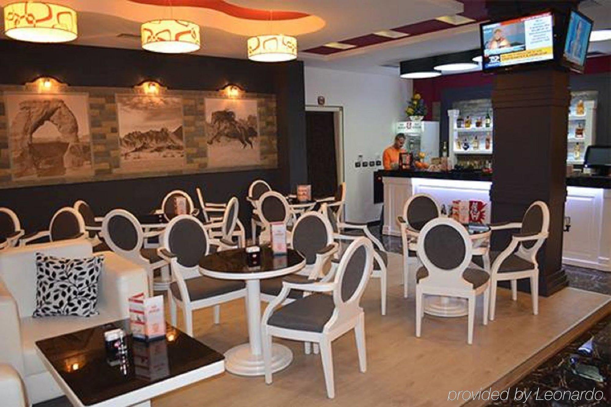 Mustang Hotel Vasqarr