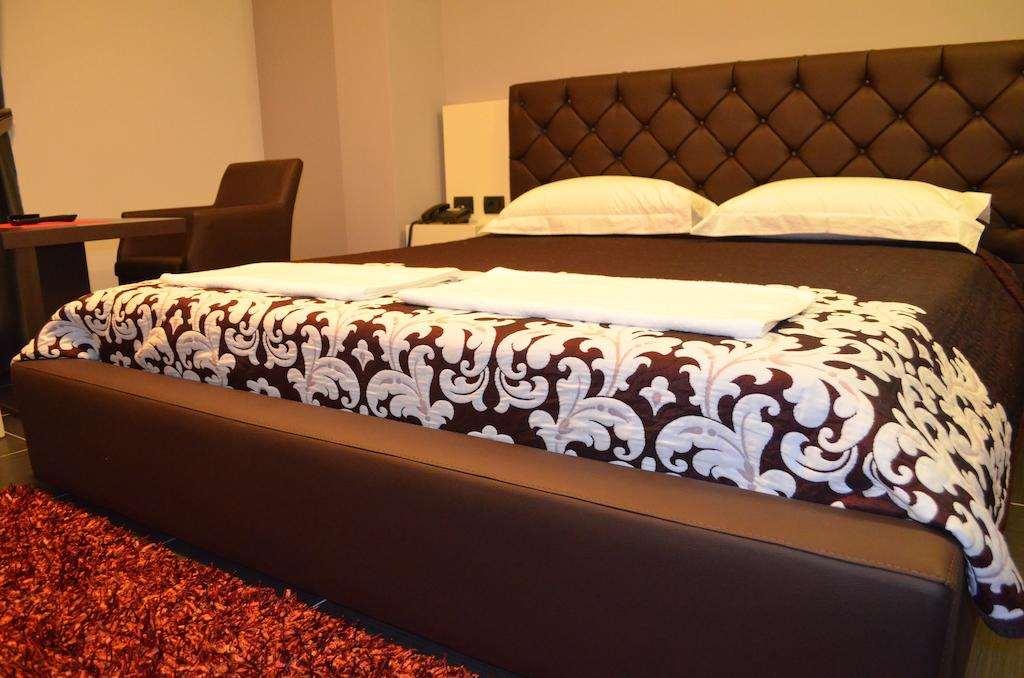 Mustang Hotel